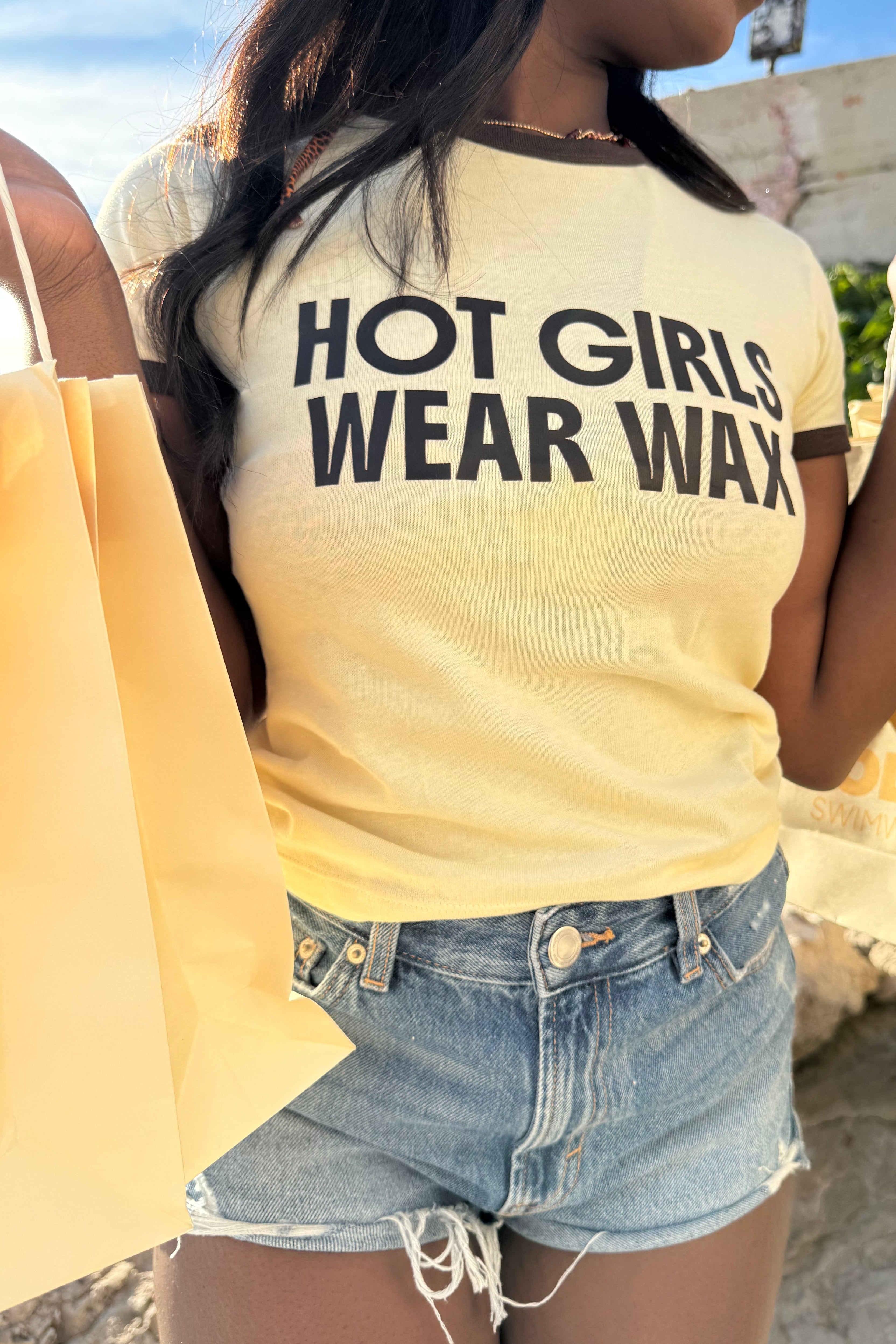T-SHIRT HOT GIRLS WEAR WAX